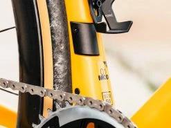 BMC Cache Support De Dérailleur Avant Roadmachine - 30002021 -Magasin De Pièces SRAM bmc cache support de derailleur avant roadmachine 30002021 1