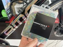 SRAM Chaîne 12v RED Rainbow 114 Maillons -Magasin De Pièces SRAM sram chaine 12v red rainbow 114 maillons 2