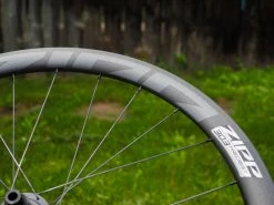 ZIPP 303 Firecrest Boyau Disque Roues Carbone 45mm 2023 -Magasin De Pièces SRAM zipp 303 firecrest boyau disque roues carbone 40mm 2023 5