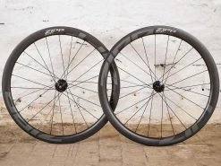 ZIPP 303 S Disc Roues Carbone 45mm Disque Pneu Tubeless 2023 -Magasin De Pièces SRAM zipp 303 s disc roues carbone 45mm disque pneu tubeless 2023 4